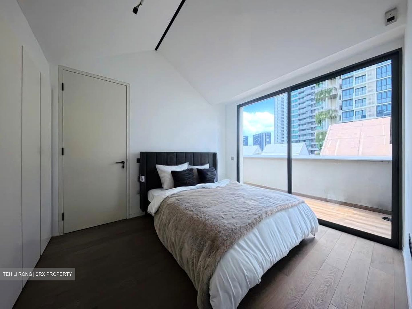 10 Evelyn (D11), Apartment #537921481